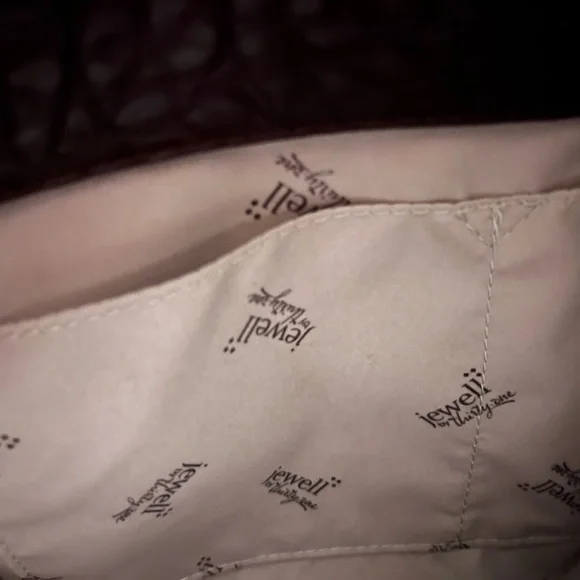 ThirtyOne Shoulder Bag - Picture 4 of 5